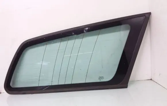Volvo V50 Rear side window