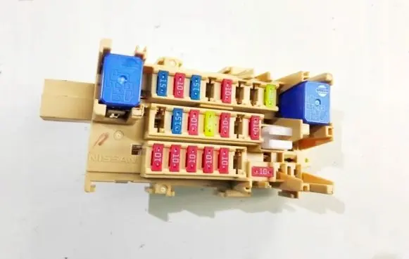Nissan Juke I F15 Fuse box set