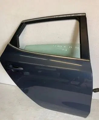 KIA Ceed Rear door 