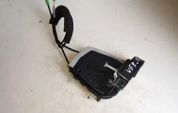 Toyota Verso-S Rear door lock