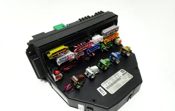 Mercedes-Benz C W203 SAM control unit A2045455601 A2044423100 A2045456001