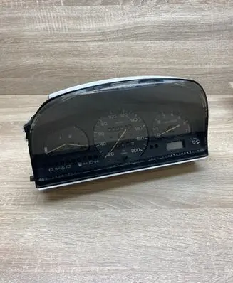 Speedometer (instrument cluster)