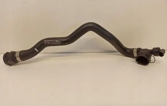 Mercedes-Benz C W205 Engine coolant pipe/hose