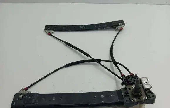 Rear window lifting mechanism without motor