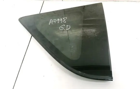 Toyota RAV 4 (XA30) Rear side window