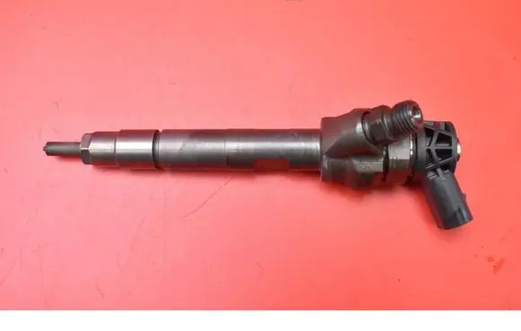 BMW 7 F01 F02 F03 F04 Fuel injector 7810702
