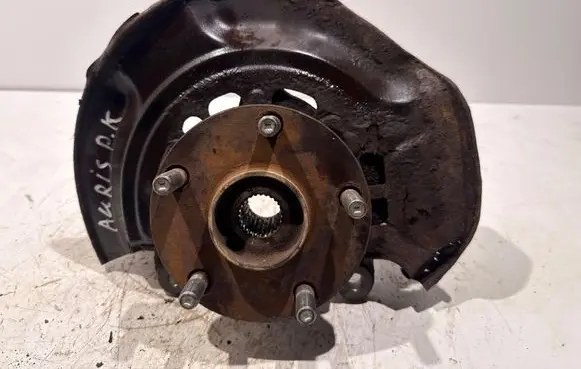 Toyota Auris E180 Front wheel hub