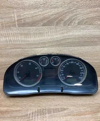 Volkswagen PASSAT B5.5 Speedometer (instrument cluster) 3B0920807A 110080197