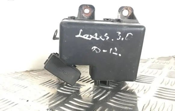 Lexus GS 300 400 430 Fuse module