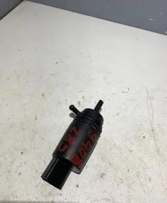 BMW 5 E39 Windscreen/windshield washer pump 8377612