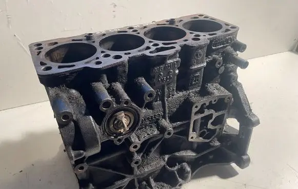 Volkswagen PASSAT B6 Engine block 03G021L