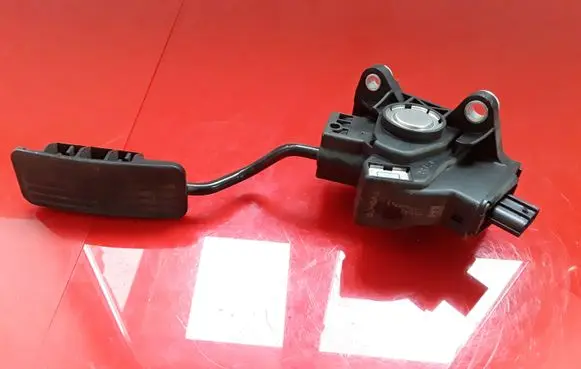 Honda Civic IX Accelerator throttle pedal 04231548743 12135A2 TV0E0