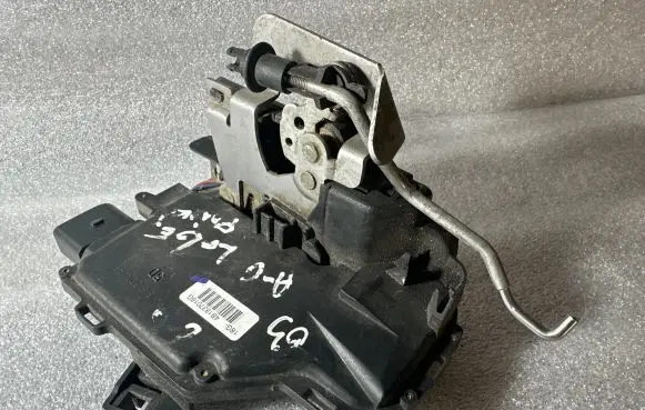 Audi A6 S6 C5 4B Front door lock 4B1837016G