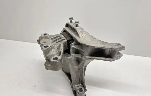 Peugeot 308 Engine mount bracket A1S19C03 4A103720 4A111210