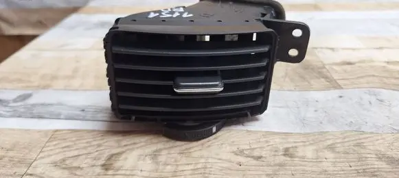 Toyota Corolla Verso AR10 Dashboard side air vent grill/cover trim 5566064010 6556424010