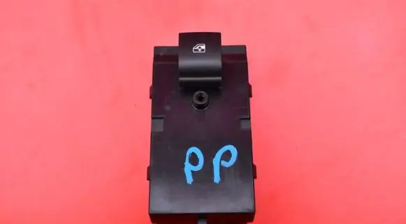 Opel Mokka Electric window control switch 13301889
