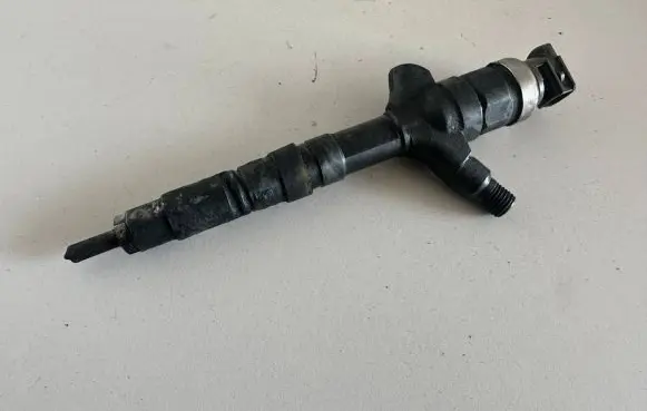 Fuel injector