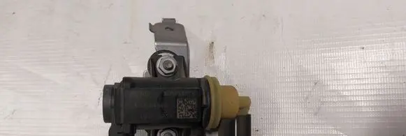 Vacuum valve