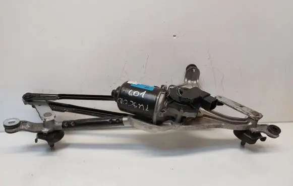 Hyundai Tucson TL Front wiper linkage 
