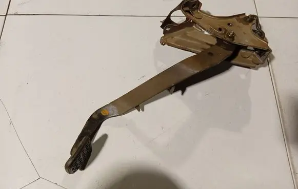 Toyota Corolla E120 E130 Brake pedal 