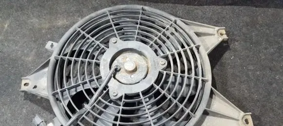 KIA Carnival Radiator cooling fan shroud