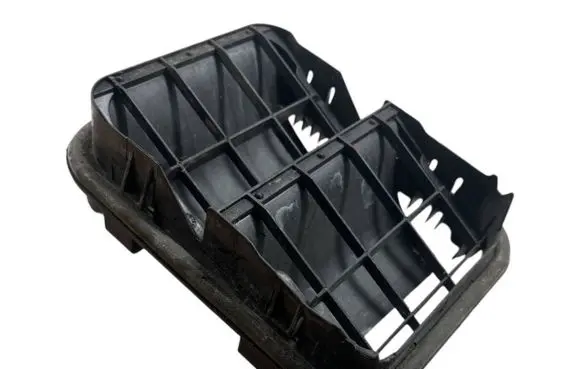 Renault Kangoo II Quarter panel pressure vent 8200728288