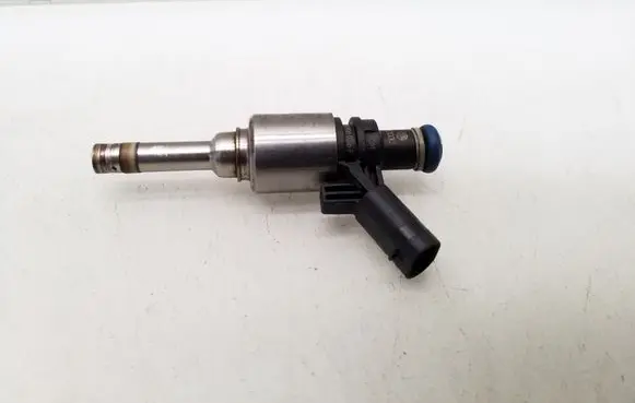 Audi A4 S4 B8 8K Fuel injector 06H906036F 0261500057