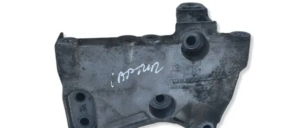 Renault Captur Engine mounting bracket 112317173R