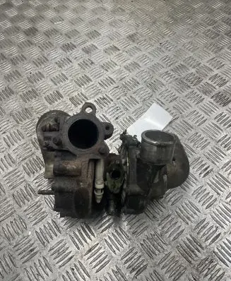 Toyota Avensis T250 Turbo 172010R020