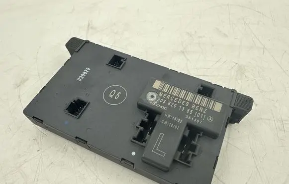 Mercedes-Benz C W203 Door control unit/module 2038201385