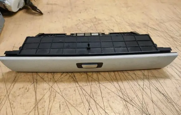 BMW 5 GT F07 Glove box 919911810 9199118