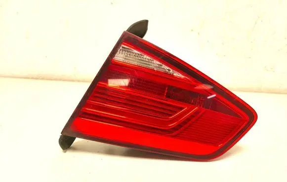 Tailgate rear/tail lights