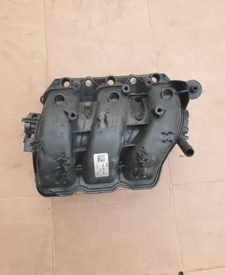 Volkswagen Polo VI Intake manifold 05C129712C