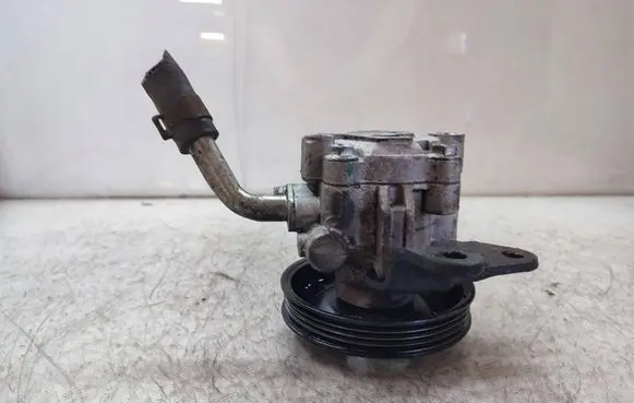 Nissan Navara Power steering pump