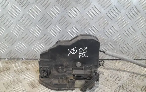 BMW X5 E70 Front door lock 7202144