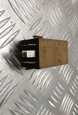 BMW 5 E39 Other relay 8364501