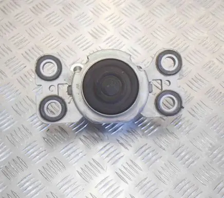 Engine mount bracket
