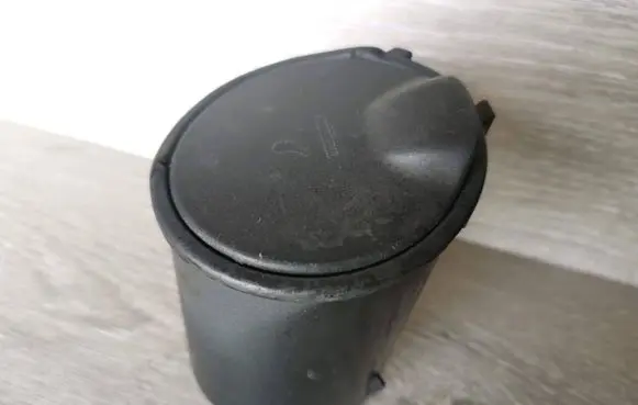 Volvo V70 Ashtray (front) 8650463