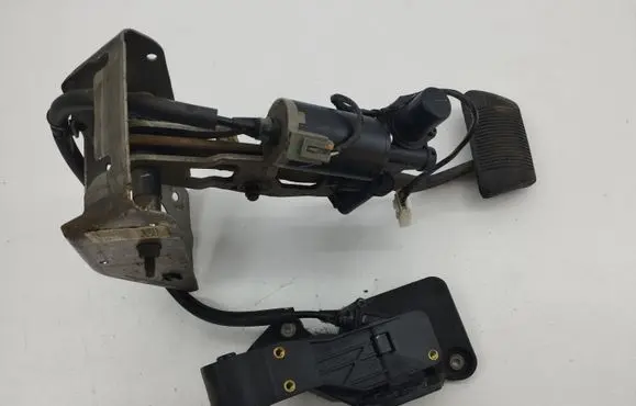 Jeep Grand Cherokee (WK) Brake pedal 53013870AA 53013870