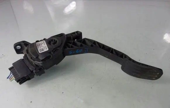 Volvo V60 Accelerator throttle pedal 31329061