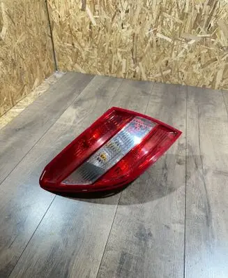 Mercedes-Benz C W204 Rear/tail lights 2048200164
