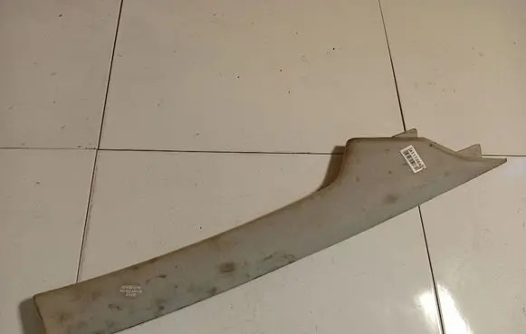 Toyota Corolla Verso AR10 (C) pillar trim 622110F010