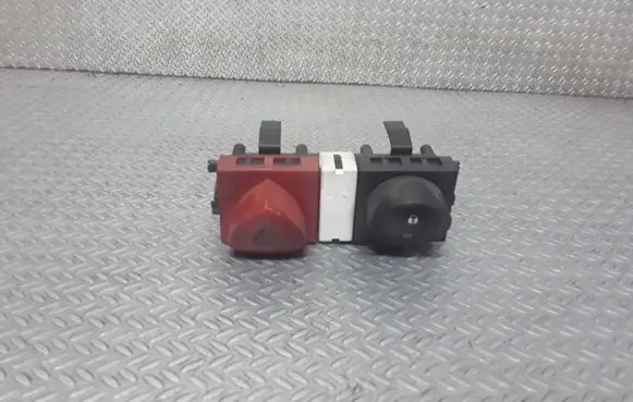 Renault Megane II Hazard light switch 8200095493