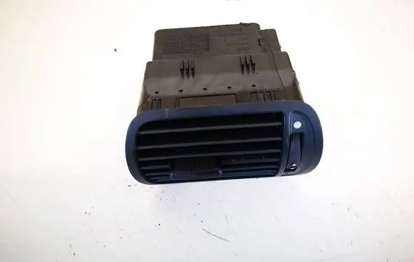 Audi A3 S3 8L Dash center air vent grill 8l0820901