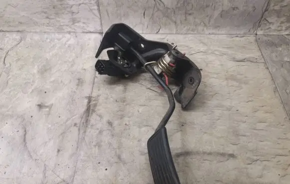 Toyota Corolla Verso E121 Accelerator throttle pedal