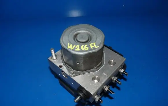 Mercedes-Benz A W176 ABS Pump A0004312000