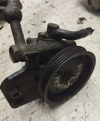 Nissan Primera Power steering pump