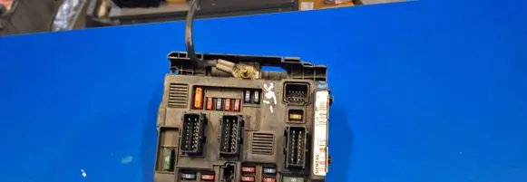 Peugeot 206 Fuse module 964349888000