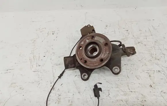 Mercedes-Benz Vito Viano W447 Front wheel hub spindle knuckle A4473320301