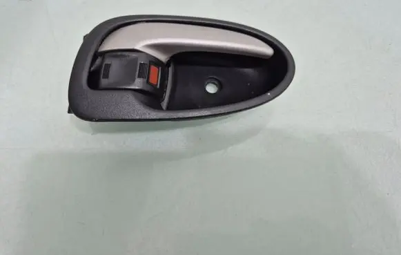 Toyota Yaris Front door interior handle 692050D100